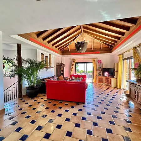 Villa Tropical Garden